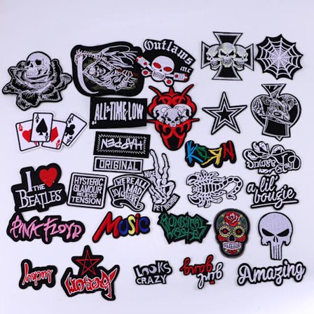 30 stoffmerker i punkstil, egnet for jakker, jeans, osv., med broderte punkdesign, og er stryke-på.