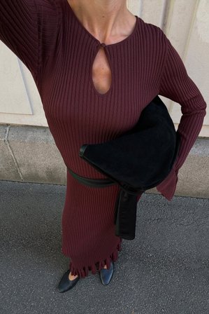 NA-KD Robe mi-longue en maille à volants et à découpe goutte d'eau - Robes d'Automne - Bordeaux - S