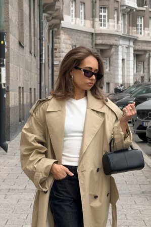 NA-KD T-Shirt mit V-Ausschnitt - T-Shirts - Weiß - M (EU 38-40)