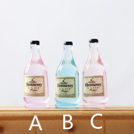 Miniatyrmøbler Leketøy Dukkehus DIY-dekorasjonstilbehør Mini drikkeflaske klar fruktvin Wine B