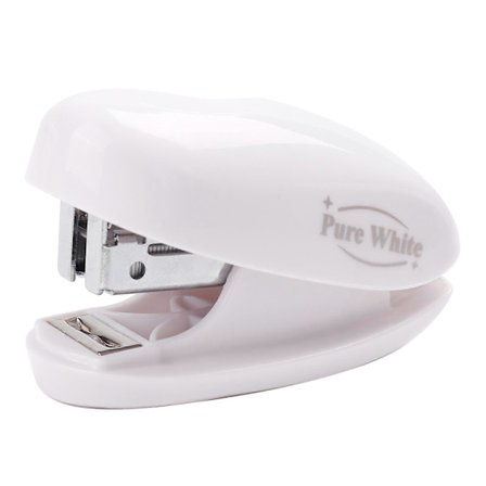 Pieni nitojasetti, jossa 1000 kpl 26/6 -nitojaa ja sisäänrakennettu niitinnasta, 12 arkin kapasiteetti, kompakti toimistoon/kouluun