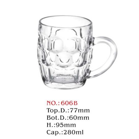 Klassisk ølkrus i pintglas, gammeldags pubstil, tankard-håndtag, krus med gropmønster