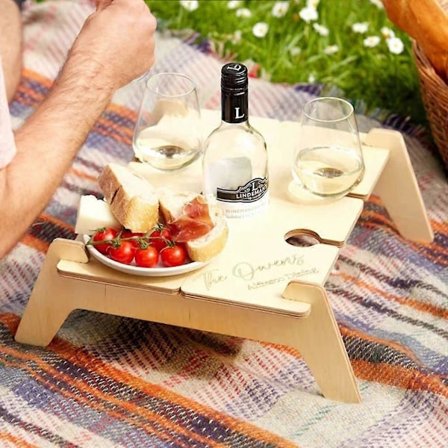 Picnicbord i træ til vin, ideel gave til vinelskere, stort sammenklappeligt transportabelt udendørs snack- og ostebakke til koncerter i parken, på 