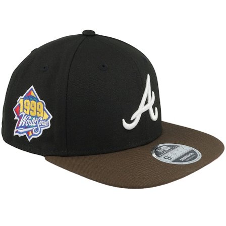 New Era - MLB Svart snapback Keps - Hatstore Exclusive x Atlanta Braves 1999 Side Patch 99 World Series Black/Walnut Snapback @ Hatstore