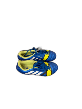 Adidas fotbollskor