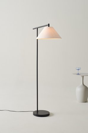 Jotex - CONE gulvlampe Black With Oatmeal - Kjøp Gulvlamper hos Jotex