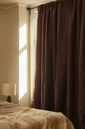 Jotex - Verduisteringsgordijn 1-pack - Extra Breed Kastanjebruin Kastanjebruin - NOCTIS - Koop Multifunctionele gordijnen bij Jotex