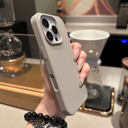 Deksel for iPhone 17 Titanium Flytende Alt-i-Ett Silikonknappdeksel