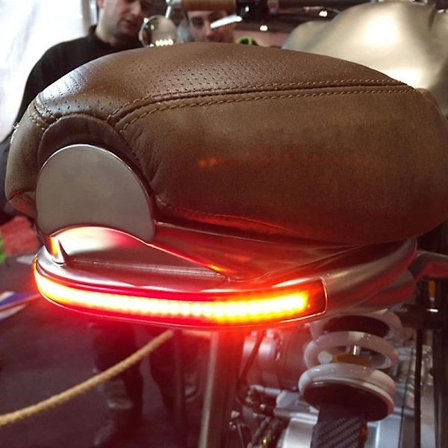 1 stk Motorsykkel Rød Gul Misfarging Led Scrambler Brems Baklys Blinklys Nummerplate Lys For Bobber Cafe Racer