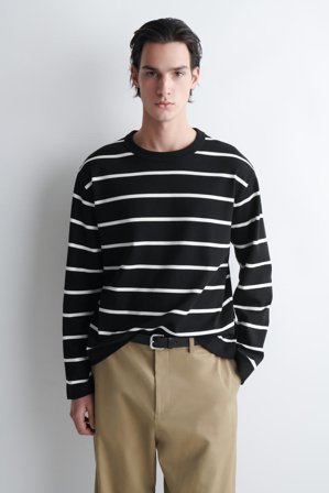 COS Men's Relaxed Jersey Interlock Long Sleeve T-Shirt in Black
