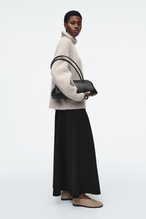 COS Women's Ballerine In Pelle Scamosciata in Beige