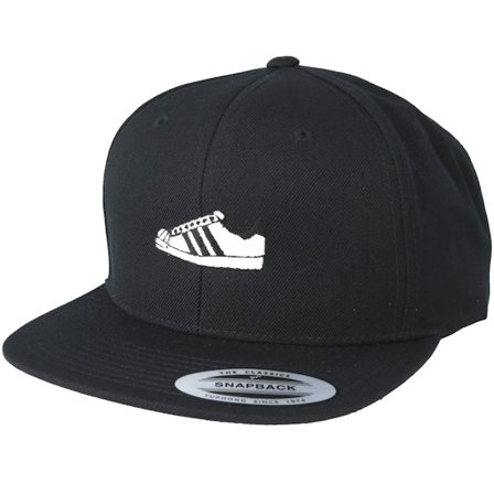 Sneakers - Black snapback Czapka Z Daszkiem - Black/White Shoe Black Snapback @ Hatstore