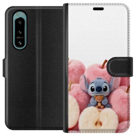 Kompatibelt Plånboksfodral till Sony Sony Xperia 5 IV Färgsprakande collage med futuristiska girl group karaktärer, hjärtan och glitter i modern p