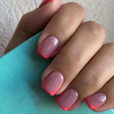 Sommer Hot Sale Korte Firkantede Løsnegler Rose Fransk Press-on Negler Søte Negletupper Akryl Ensfargede Negler Løsnegler for Kvinner og Jenter 24 stk