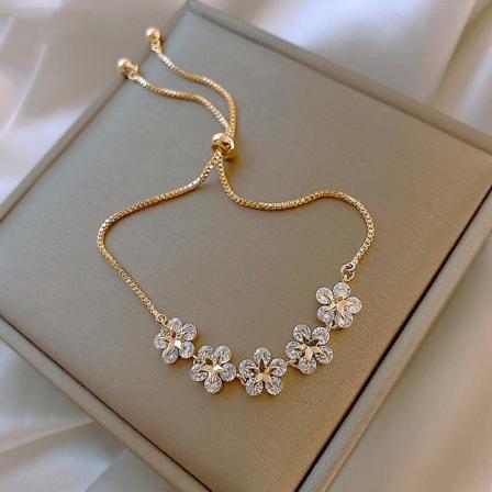 Elegant innlagt rhinestone armbånd gullfarget blomst sjarm armbånd for kvinner mote smykker tilbehør festgaver