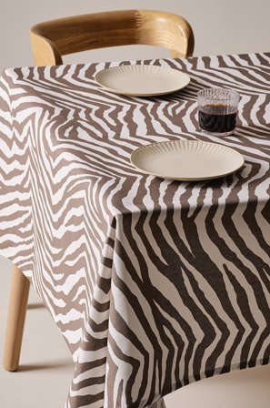 Jotex - Avtørkbar Duk naturhvit/brun - SIMBA - Kjøp Duker hos Jotex