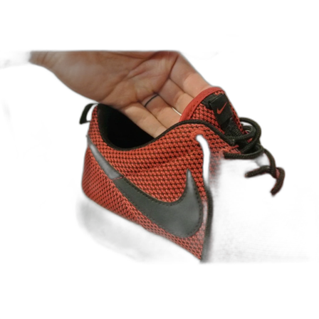 Oanvända nikes, stl 39