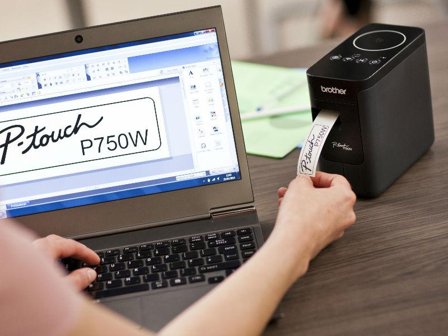 Brother P-Touch PT-P750 Trådløs Etikettskiver Innebygd Wi-Fi og NFC, opptil 24mm tapebredde