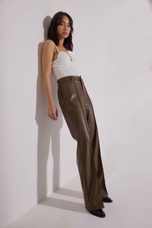 Stephsa x NA-KD PU-Hose mit geradem Bein - Hose mit geradem bein - Braun - EU 36