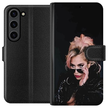 Kompatibelt Lommeboketui til Samsung Galaxy S24 Lady Gaga portrett med solbriller og dramatisk sminke i mørk glamorøs stil