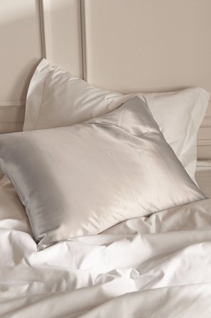 Staycation - Tyynyliina Great silkkiä - Harmaa - Koristetyynyt & tyynynpäälliset - 50X60 - - Homeroom