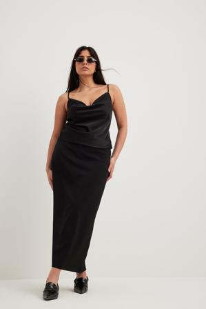 NA-KD Party Topp i satin med vattenfallseffekt - Linnen - Svart - EU 38