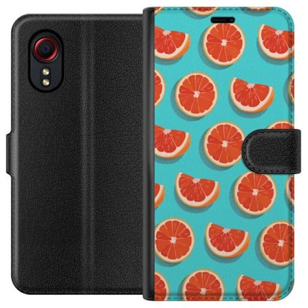 Kompatibelt Lommeboketui til Samsung Galaxy Xcover 5 Illustrert mønster med gjentatte grapefrukt skiver mot en turkis bakgrunn
