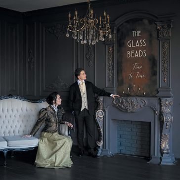 Time to time THE GLASS BEADS