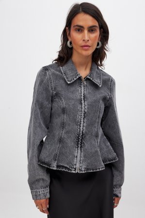 NA-KD Denimjacka med markerad midja - Jeansskjortor - Grå - EU 44