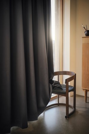 Jotex - Målbestilt Mørkleggende Gardin Mørk grå - ESTELLE - Kjøp Måltilpassede gardiner hos Jotex