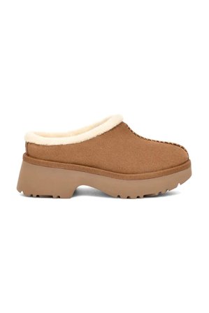 W New Heights Cozy Clog Chestnut 36