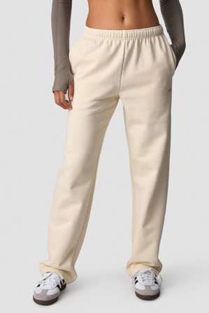 ICANIWILL - Everyday Straight Leg Sweatpants Cream - Housut - Naiset - Treenivaatteet ICIW:ltä