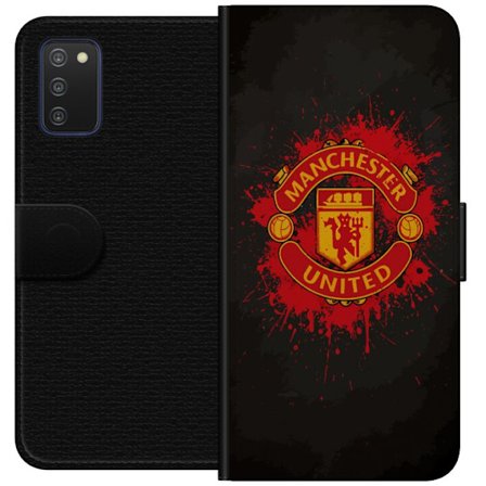 Kompatibelt Lommeboketui til Samsung Samsung Galaxy A03s Manchester United logo i rød og gul farge med røff sportslig bakgrunn