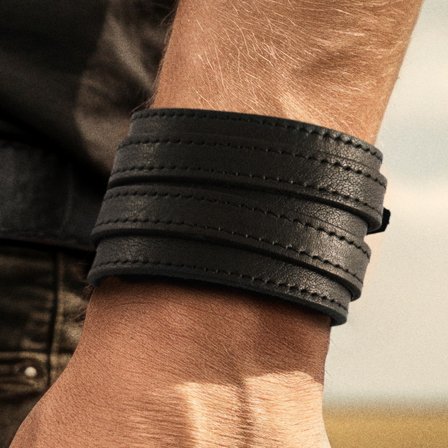 Gladius | Wide Black Full Grain Buffalo Leather Buckle Bracelet for Men - Wide bracelets