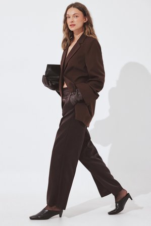 Michaela Delér x NA-KD Satin-Hose mit hoher Taille und weitem Bein - Silvester Hose - Braun - EU 36