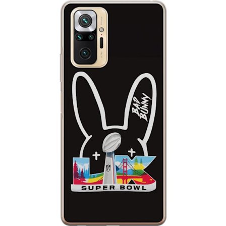 Kompatibelt Mobildeksel til Xiaomi Redmi Note 10 Pro Bad Bunny portrett med åpen skjorte, tatoveringer og krøllete hår i stilfull motefotografering