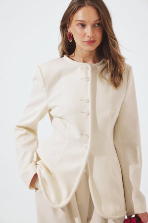 Pelin x NA-KD Fitted Blazer - Lang Blazers - Beige - EU 34