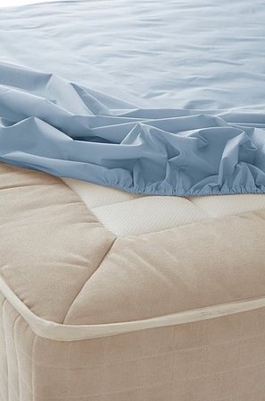 Jotex - Percale Faconsyet Lagen - Økologisk Støvblå - ZACK - Køb Faconsyede lagener hos Jotex