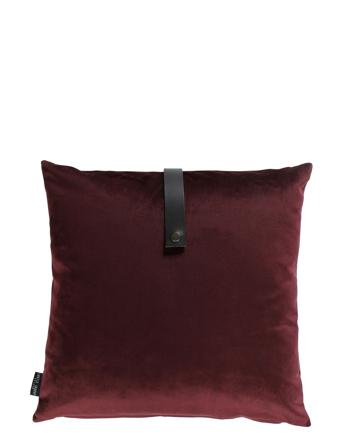 Velvet Cushion Cover Home Textiles Cushions & Blankets Cushion Covers Punainen Louise Smærup