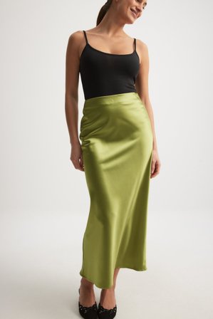 Vollan x NA-KD Satin Midi Skirt - Satin nederdele - Grøn - EU 36