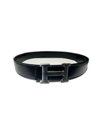 Svart hermm”Es bälte med silver logga