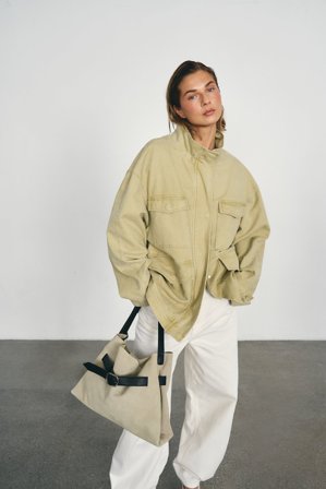 Laura Wittek x NA-KD Cargojacke - Jeansjacken - Beige - S