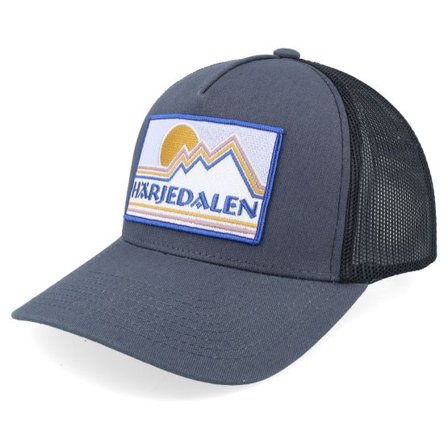 Wild Spirit - Grå trucker Keps - Swedish Härjedalen Landscape Dark Charcoal/Black A-Frame Trucker @ Hatstore