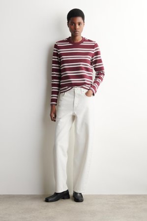 COS Women's T-Shirt A Maniche Lunghe Dalle Linee Pulite in Rosso