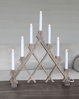 Kynttelikkö Rut Ruskea