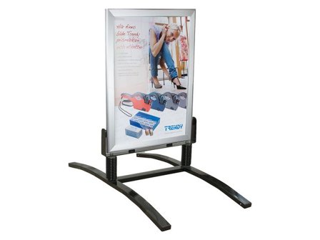 Gatuställ Alufjäder 70x100cm silver - Lyreco - Kontorsmaterial - Butiksmaterial - Gatuställ