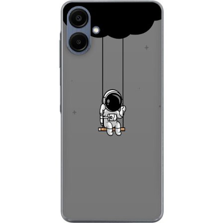 Kompatibel Mobilcover til Samsung Samsung Galaxy A06 Sød astronaut der sidder på gyngestativet under en mørk sky, minimalistisk illustration perfek