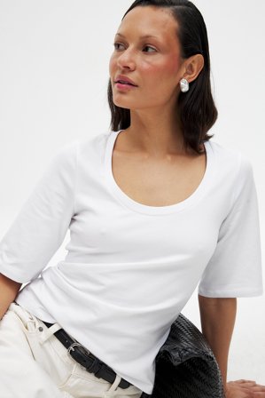 NA-KD - T-skjorte med U-hals - T-Shirts - Hvit - S