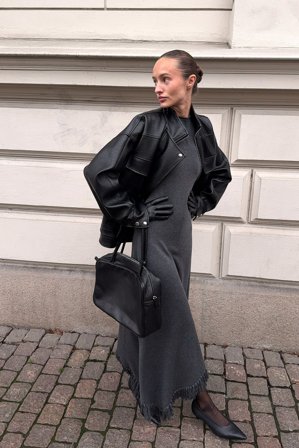 NA-KD Knitted Asymmetric Hem Midi Dress - Strikkjoler - Grå - XL (EU 46)