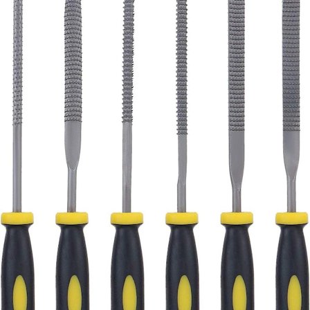 Sett med 6 nålefiler og rasp i tre med et mykt gummiert håndtak